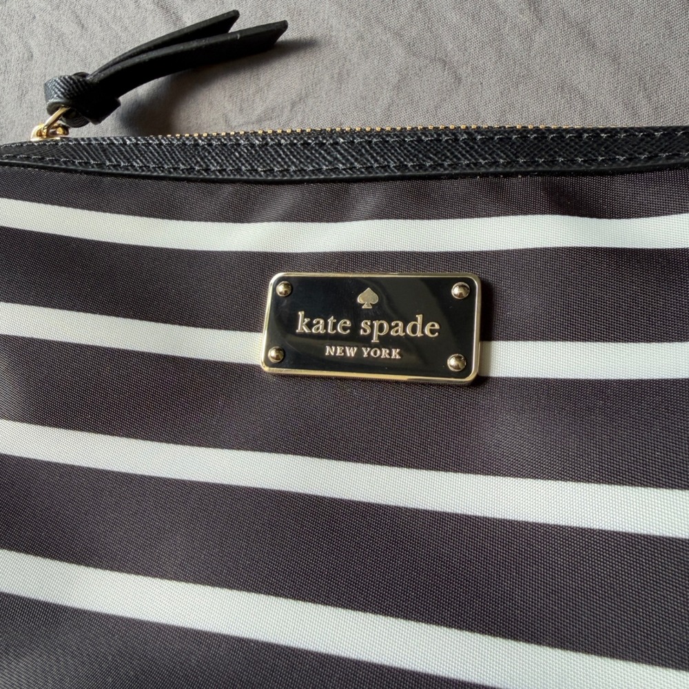 Kate Spade Black White Striped Cosmetic Bag Makeup Pouch Travel Case RN0102760 - Picture 3 of 9